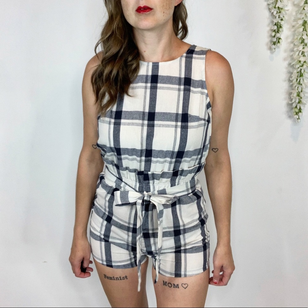 NWOT romper white blue plaid tied belt cotton 1151
